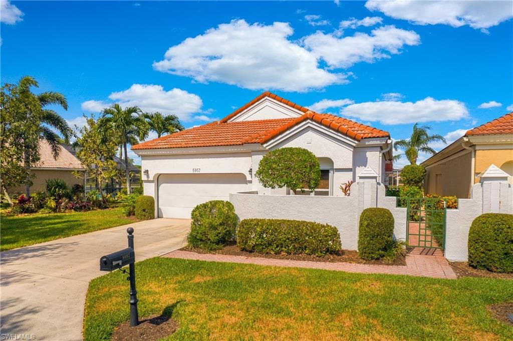 5957 Almaden DR NAPLES, FL 34119