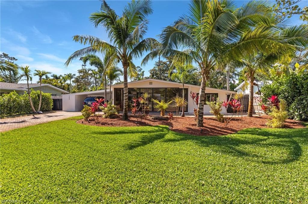 1294 MICHIGAN AVE NAPLES, FL 34103