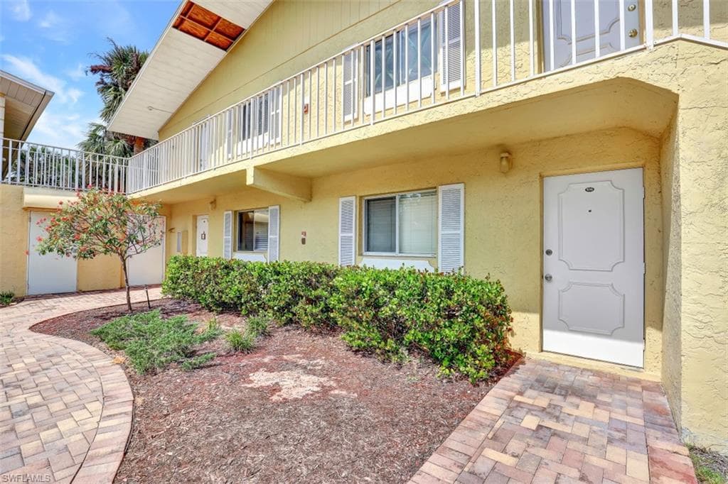 8071 Country RD 106 FORT MYERS, FL 33919