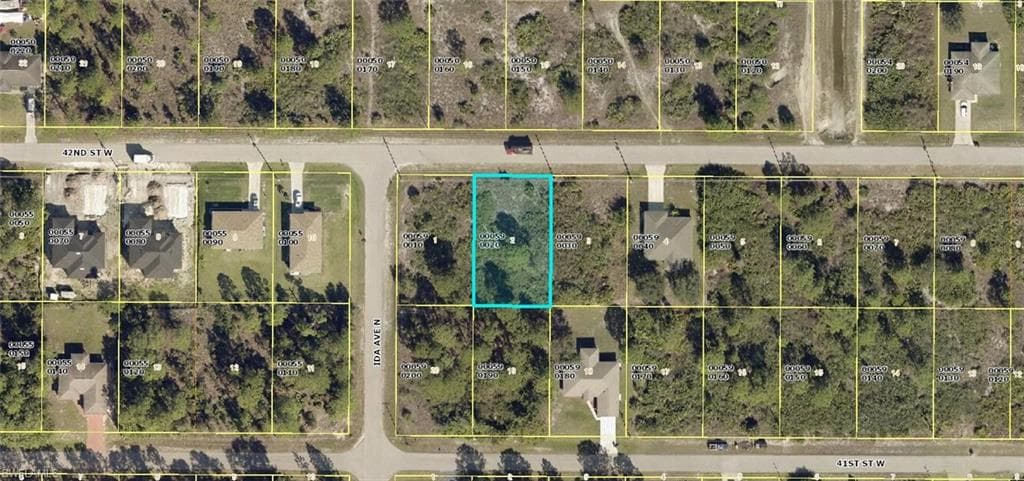 2807 42nd ST W LEHIGH ACRES, FL 33971