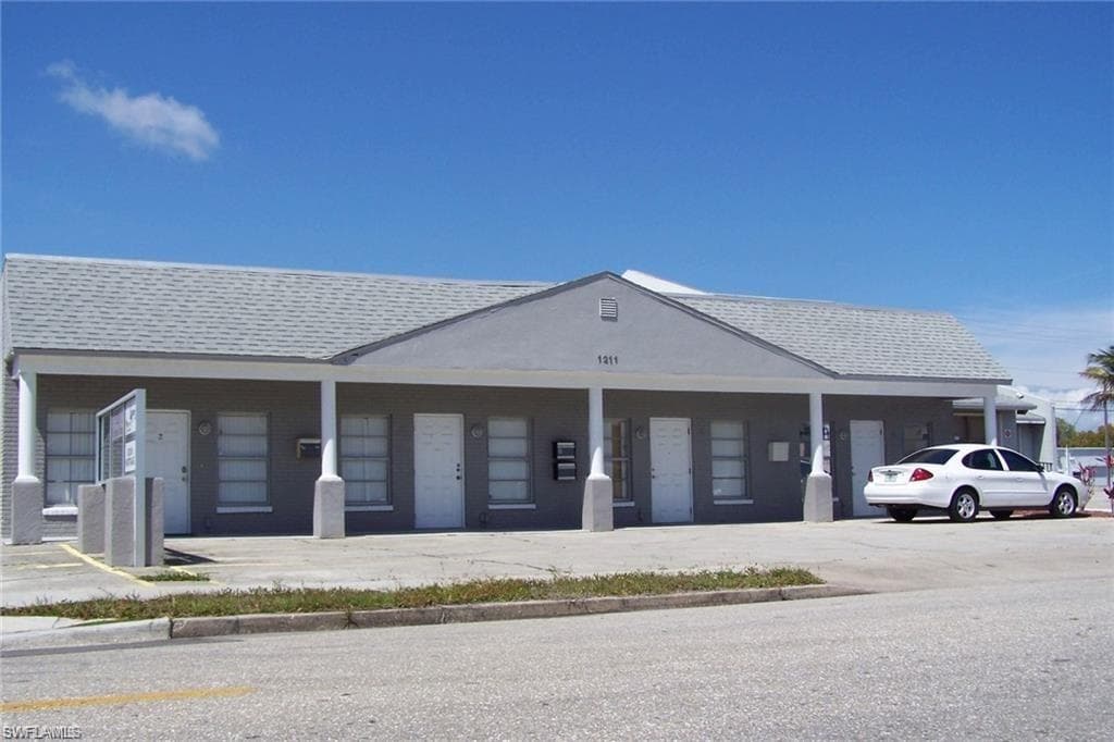1211 Miramar ST 4 CAPE CORAL, FL 33904