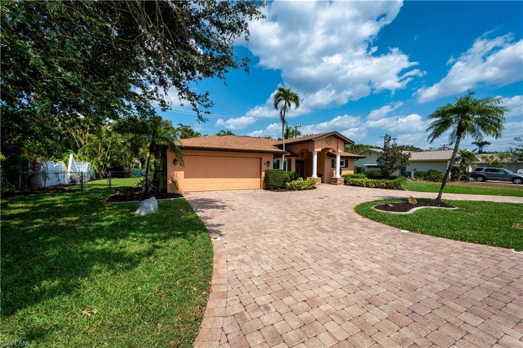 969 N Town And River DR FORT MYERS, FL 33919