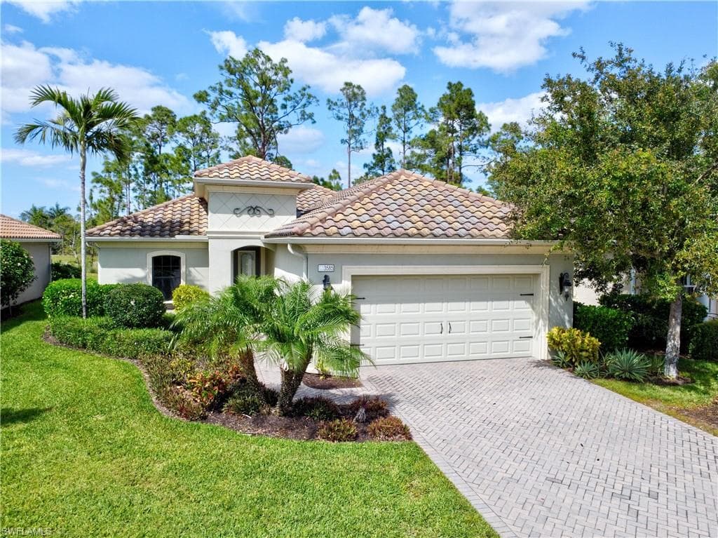 3585 Canopy CIR NAPLES, FL 34120