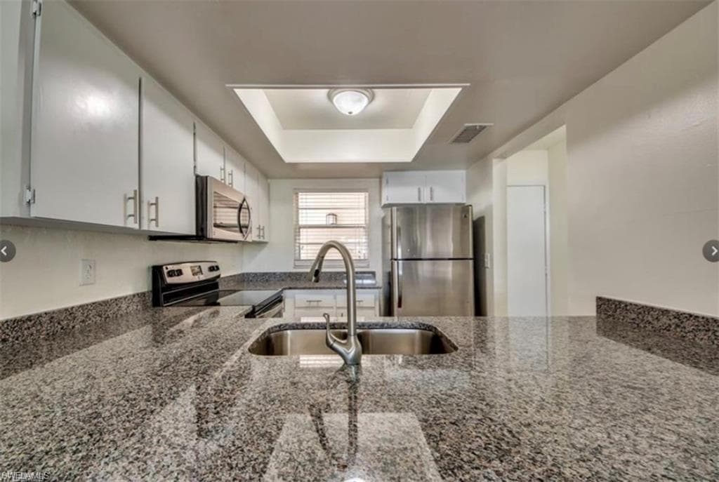 636 SE 13th PL 2 CAPE CORAL, FL 33990