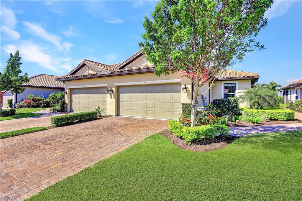8107 Calle Canovas ST NAPLES, FL 34114