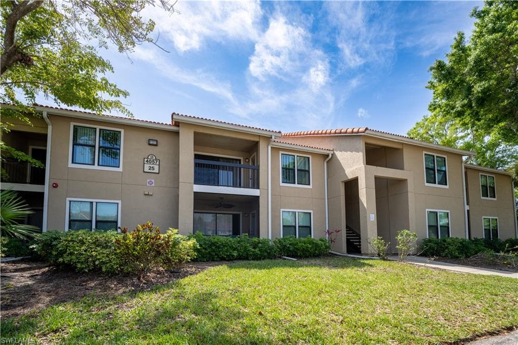 4057 CROCKERS LAKE BLVD 25 SARASOTA, FL 34238