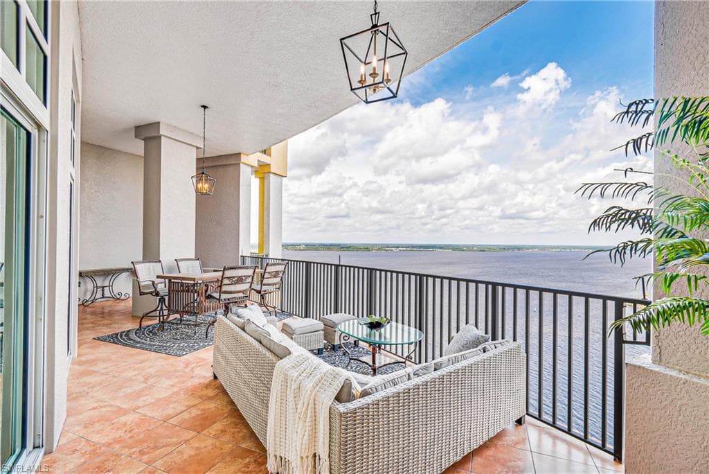 2797 1st ST 2105 FORT MYERS, FL 33916