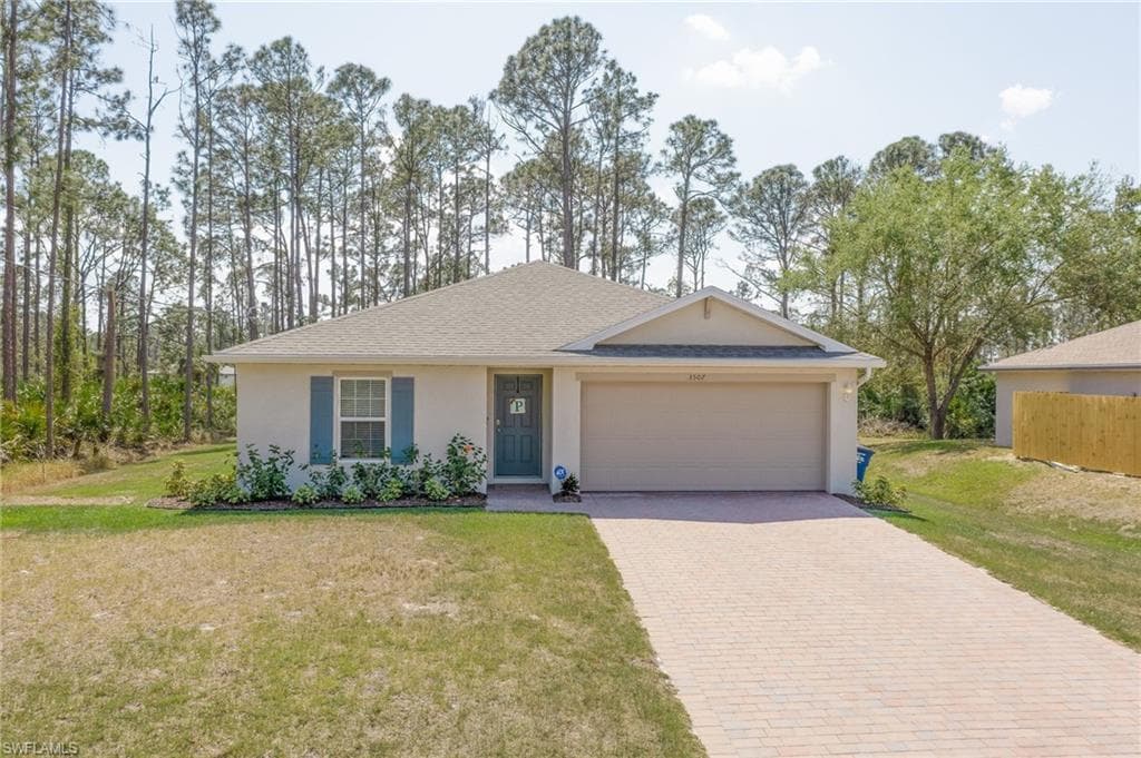 3507 67th ST W LEHIGH ACRES, FL 33971