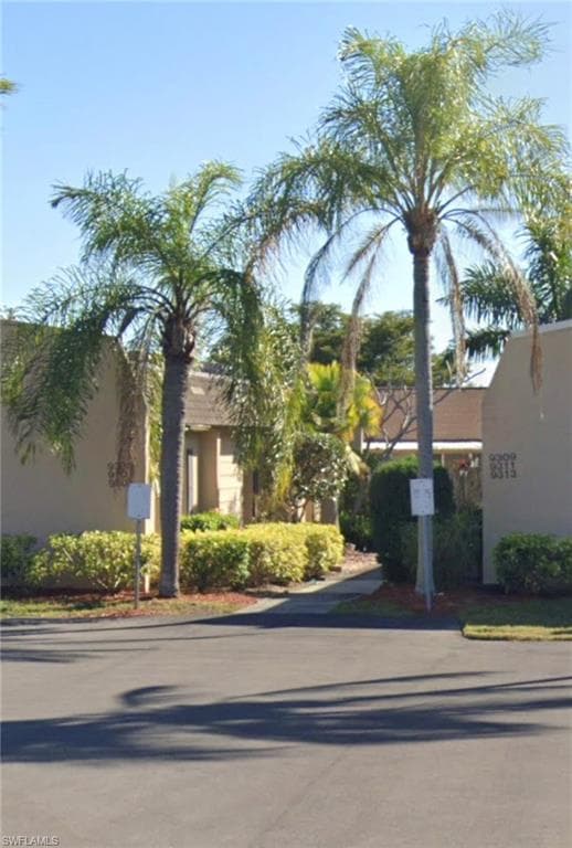 9305 Lennex LN FORT MYERS, FL 33919