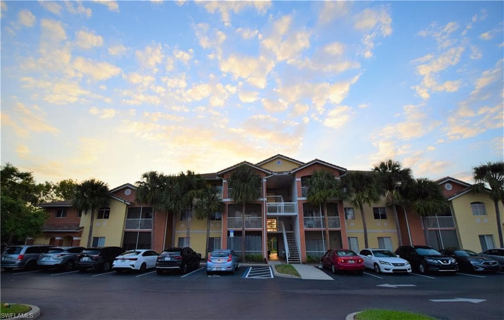6330 Aragon WAY 103 FORT MYERS, FL 33966