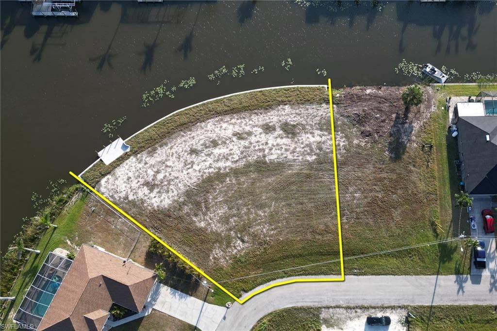 315 NW 26th PL CAPE CORAL, FL 33993