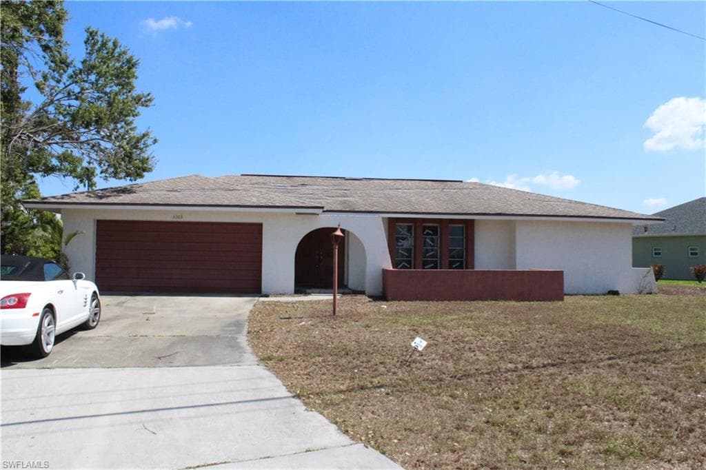 3303 Country Club BLVD CAPE CORAL, FL 33904