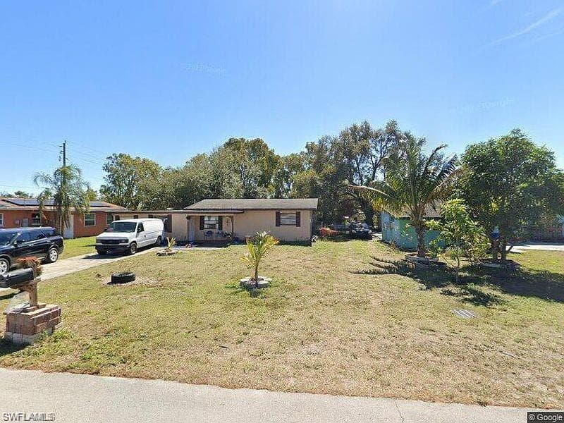 2560 Kennesaw ST FORT MYERS, FL 33901