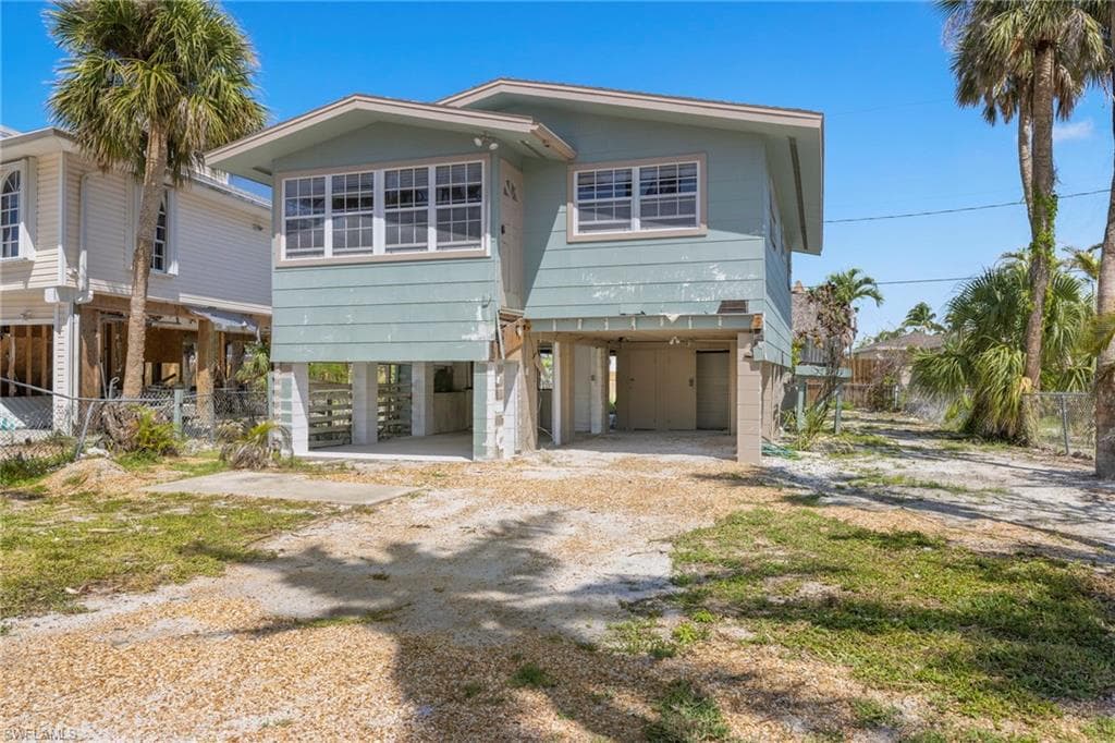 125 Coconut DR FORT MYERS BEACH, FL 33931