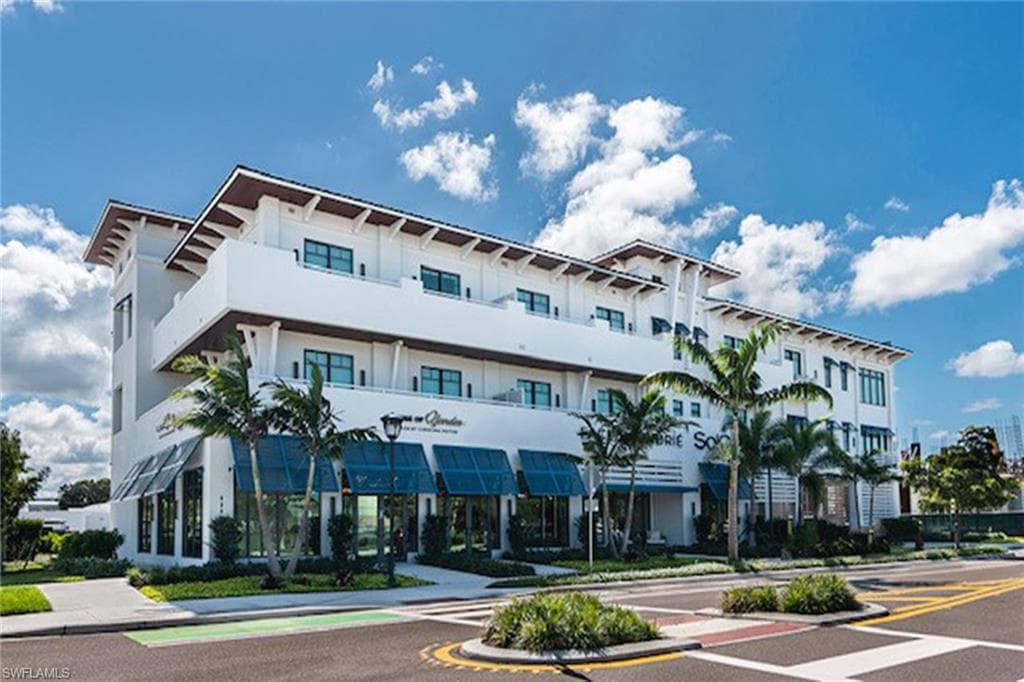 101 8th ST S 206 NAPLES, FL 34102