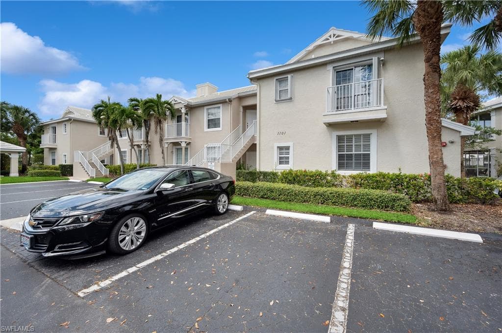 1101 Sweetwater LN 1103 NAPLES, FL 34110