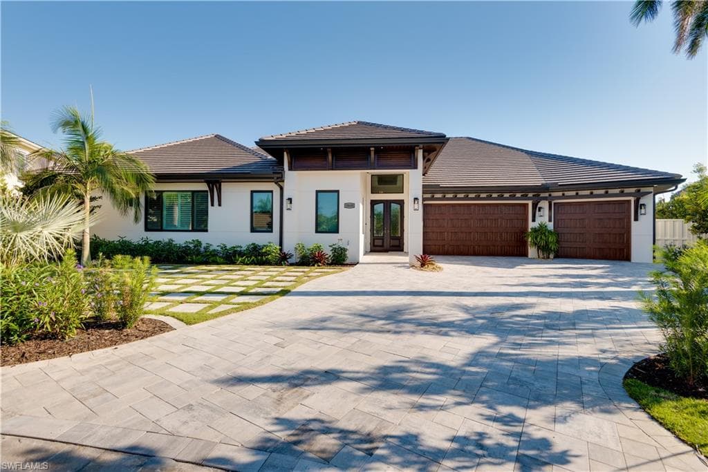 18600 Cutlass DR FORT MYERS BEACH, FL 33931