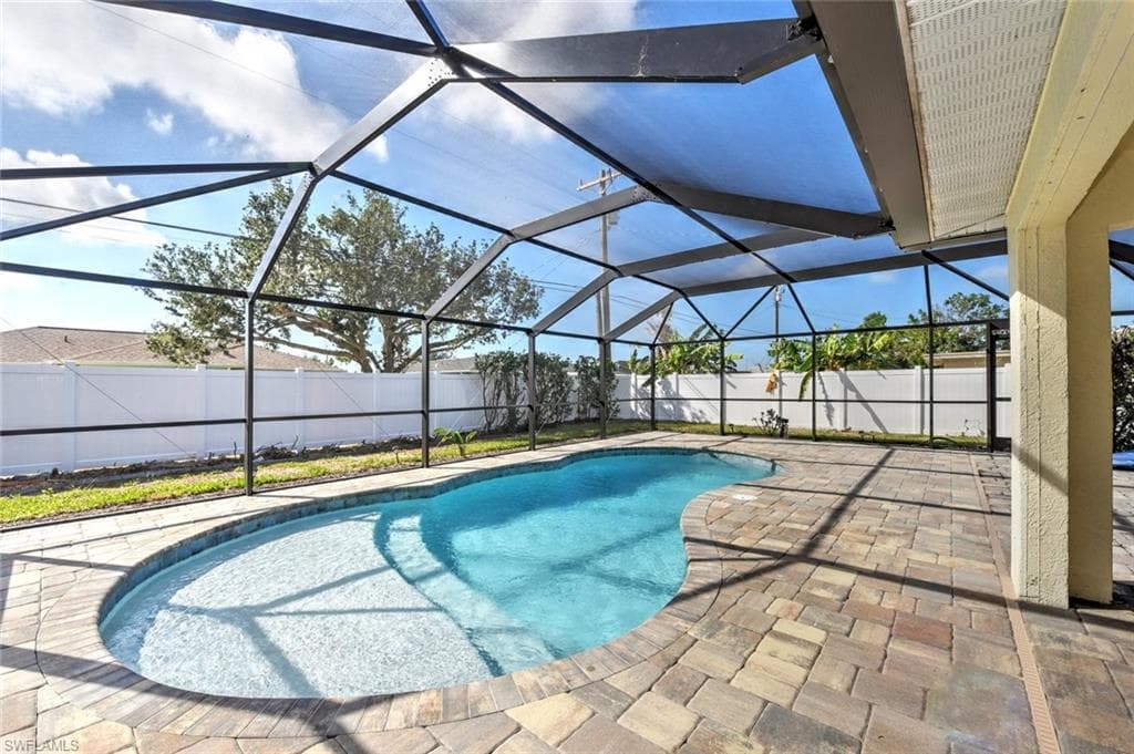 1324 SE 37th ST CAPE CORAL, FL 33904
