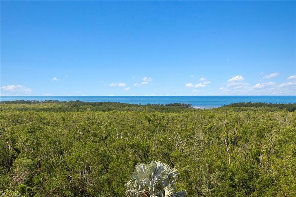 6075 Pelican Bay BLVD 601 NAPLES, FL 34108