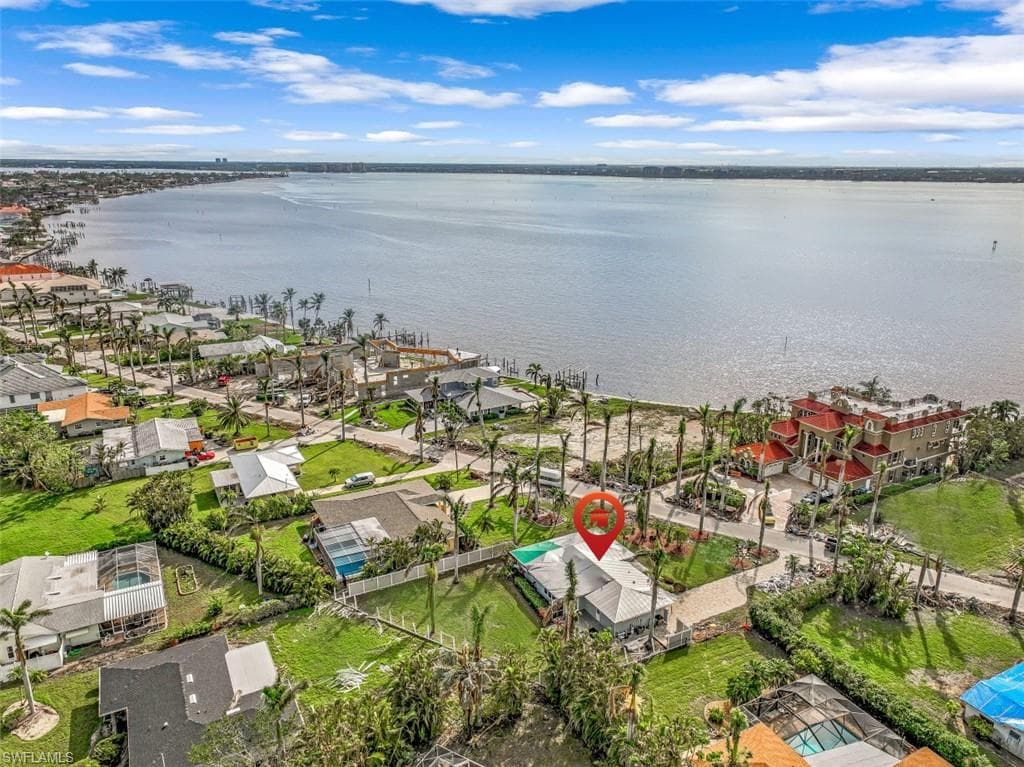 229 Bayshore DR CAPE CORAL, FL 33904