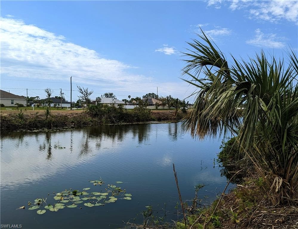 2500 6th TER CAPE CORAL, FL 33993