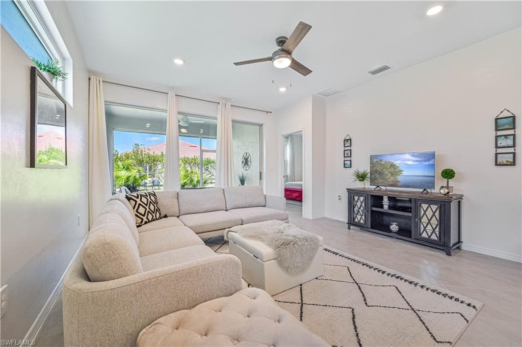 4237 Bloomfield ST FORT MYERS, FL 33916