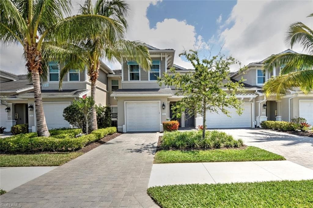 6940 Avalon CIR 503 NAPLES, FL 34112