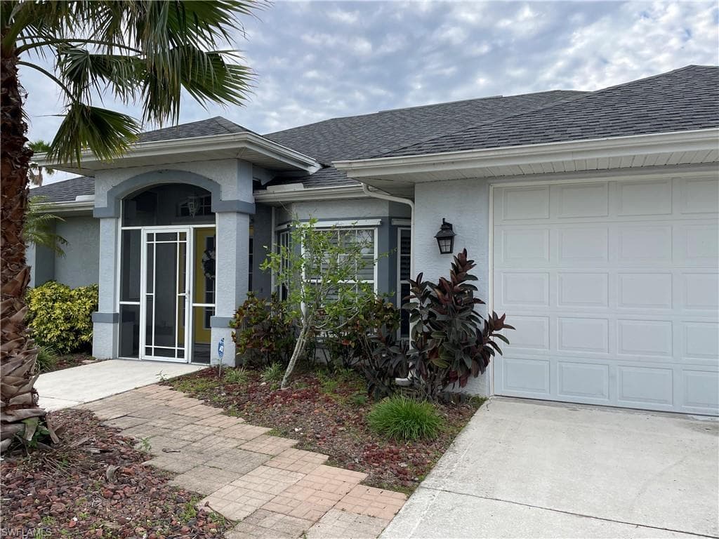 8260 Liriope LOOP LEHIGH ACRES, FL 33972