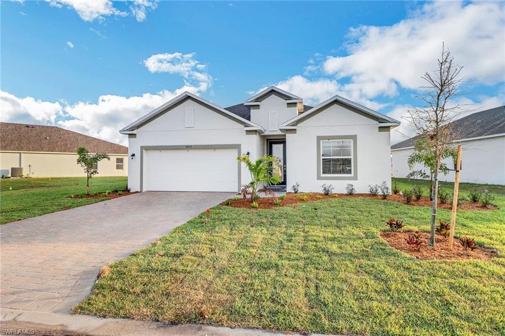 8815 Cascade Price CIR NORTH FORT MYERS, FL 33917