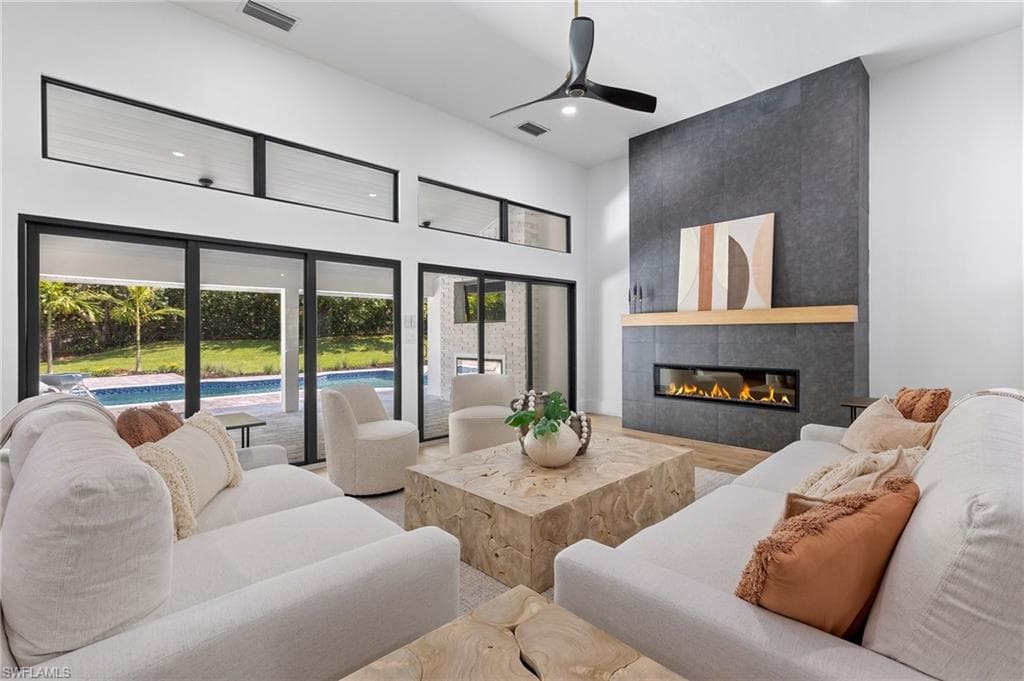 7020 Oakmont PKWY NAPLES, FL 34108