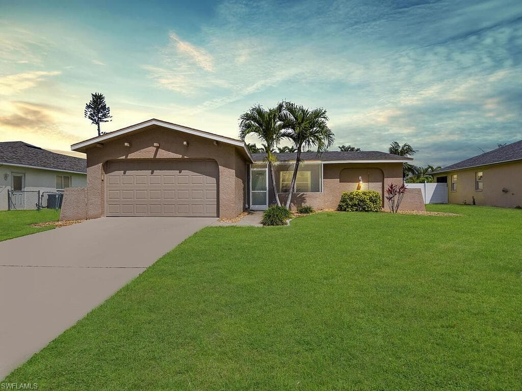 1905 SE 9th TER CAPE CORAL, FL 33990