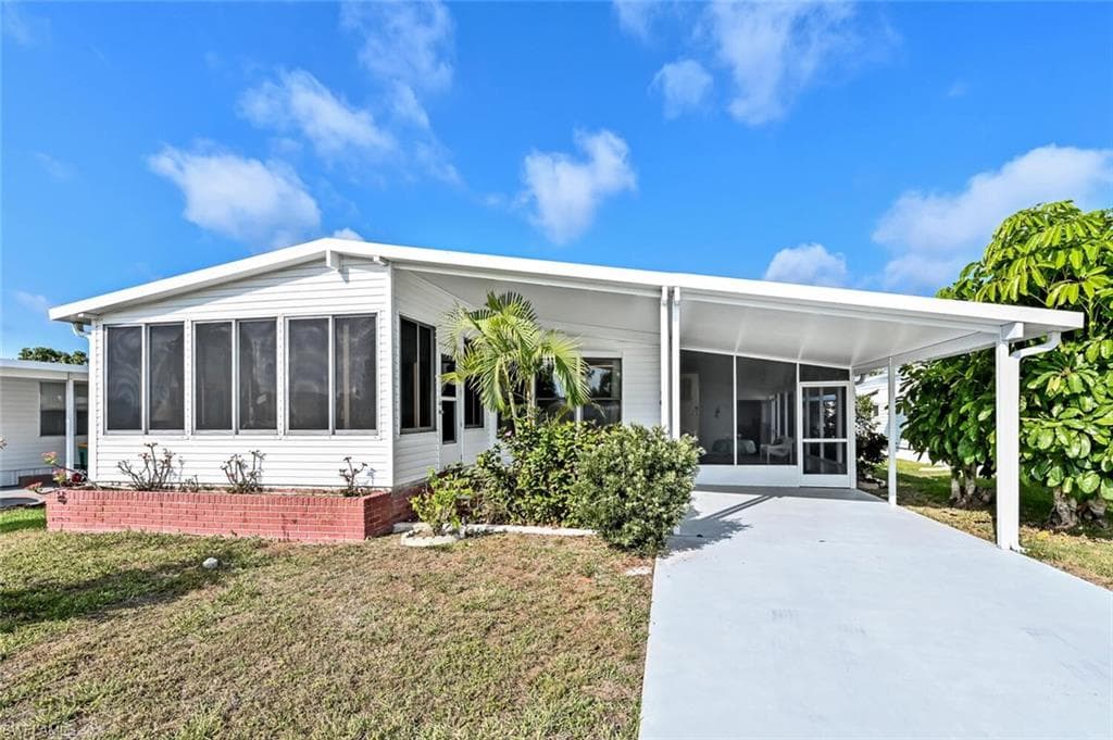50 San Remo CIR NAPLES, FL 34112