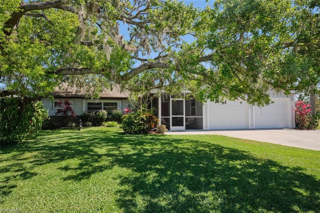 2171 Waylife CT ALVA, FL 33920