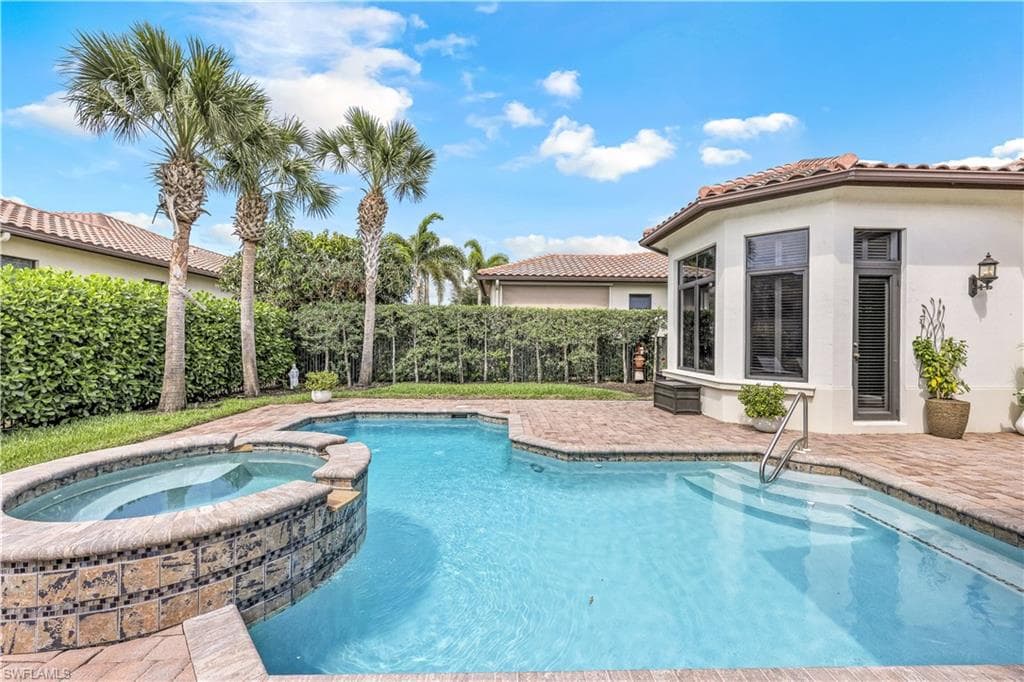 2239 Residence CIR NAPLES, FL 34105