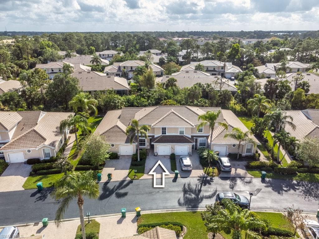 7830 Sandpine CT 2202 NAPLES, FL 34104