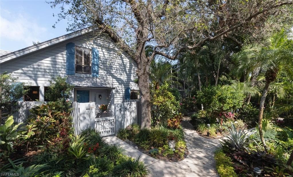 1289 Solana RD C-2 NAPLES, FL 34103