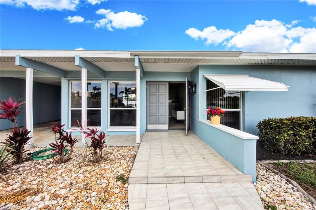 3824 SE 10th PL CAPE CORAL, FL 33904