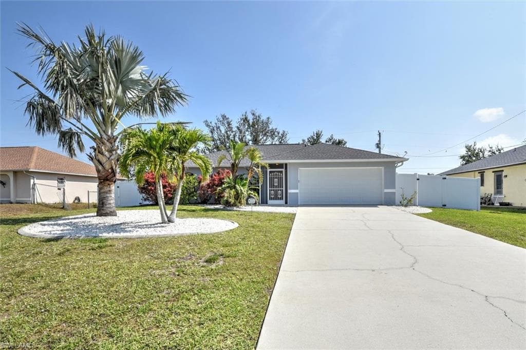 901 SW 11th PL CAPE CORAL, FL 33991