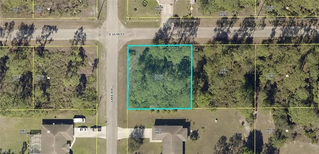 900 E 15th ST LEHIGH ACRES, FL 33972