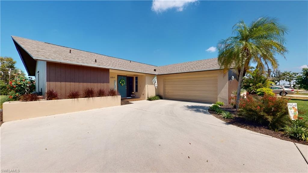 1217 SE 37th ST CAPE CORAL, FL 33904