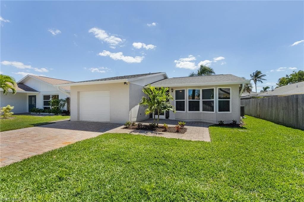 608 106th AVE N NAPLES, FL 34108