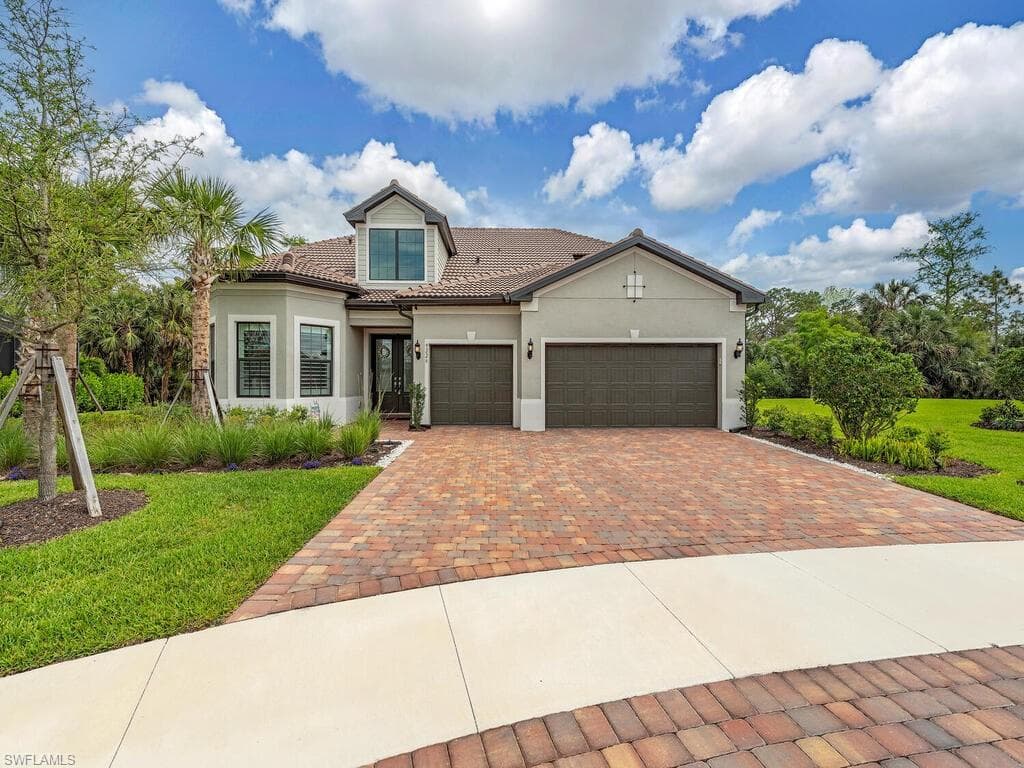 9226 Plover DR NAPLES, FL 34120