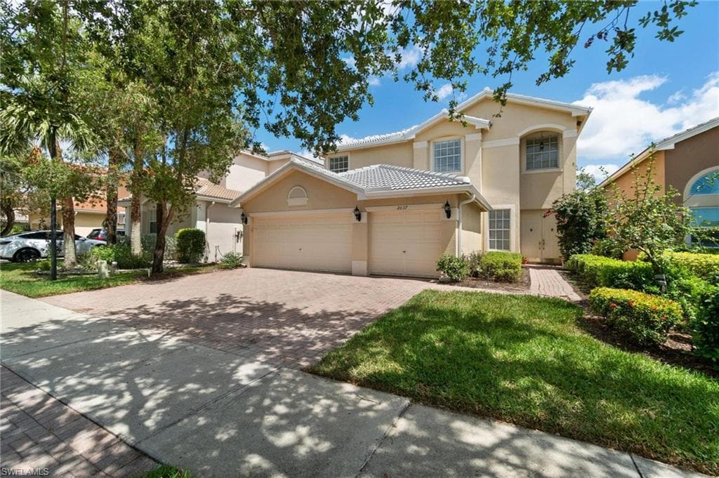 2037 Isla De Palma CIR NAPLES, FL 34119