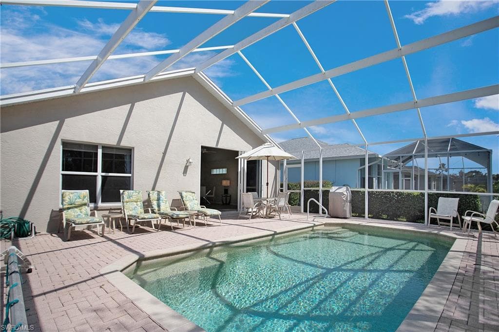 725 Crossfield CIR NAPLES, FL 34104