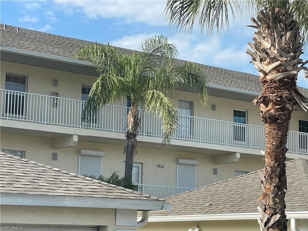 3245 Cypress Glen WAY 523 NAPLES, FL 34109