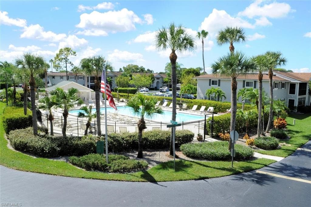 8110 Woods CIR 1 FORT MYERS, FL 33919