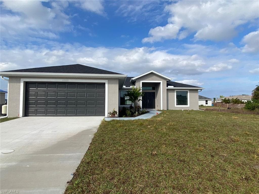 3909 7th ST SW LEHIGH ACRES, FL 33976