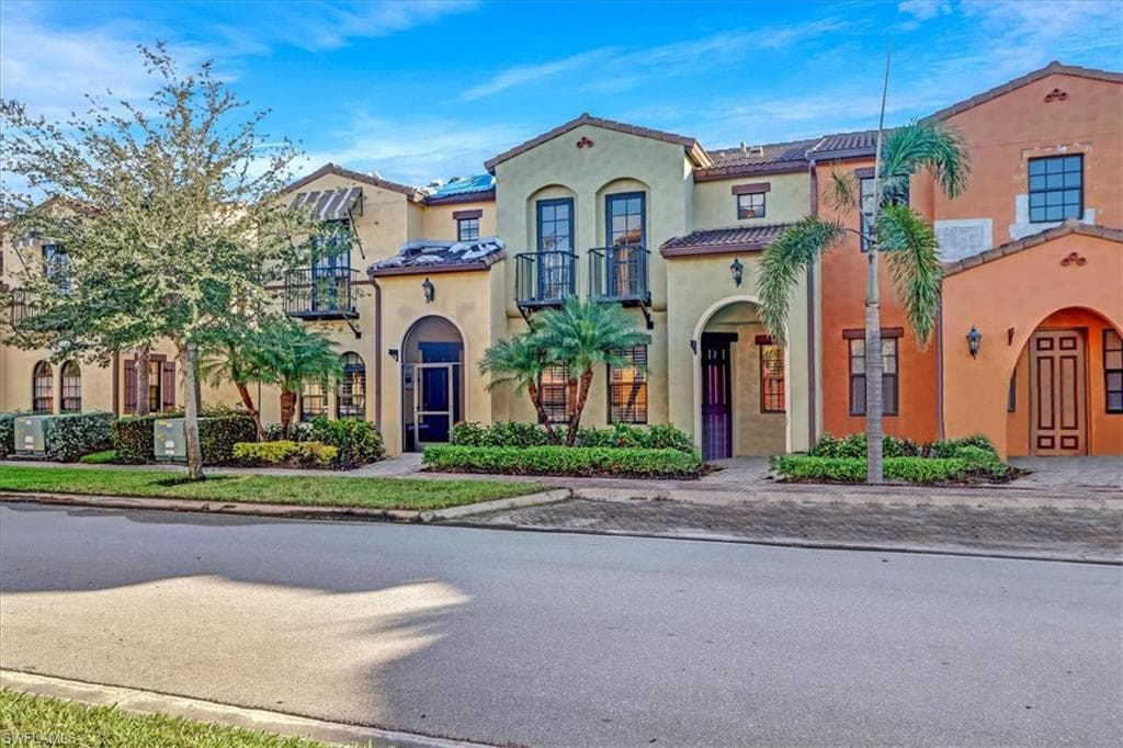 8663 Olinda WAY 7502 FORT MYERS, FL 33912