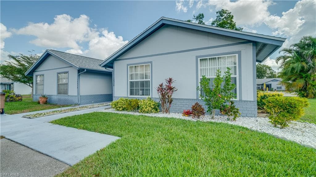 10579 Arlingford BLVD LEHIGH ACRES, FL 33936