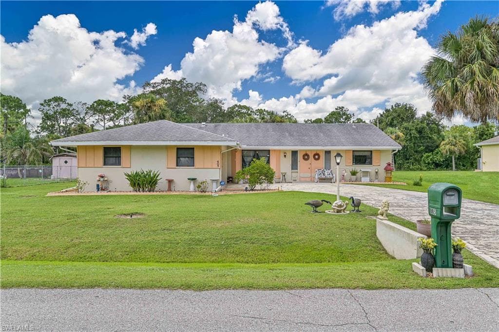 605 Gerald AVE LEHIGH ACRES, FL 33936